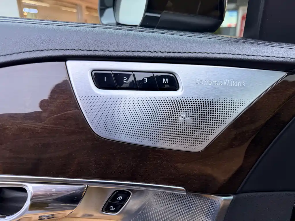 Volvo XC90 2016 — фото 12