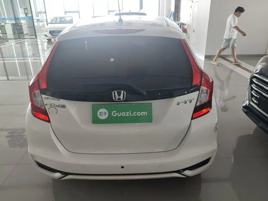 Honda Fit 2018 — фото 6