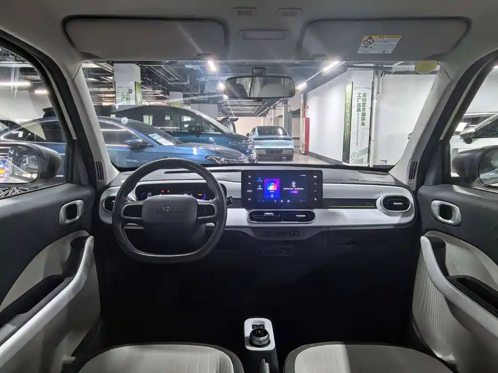 Geely Galaxy Panda 2025 — фото 12