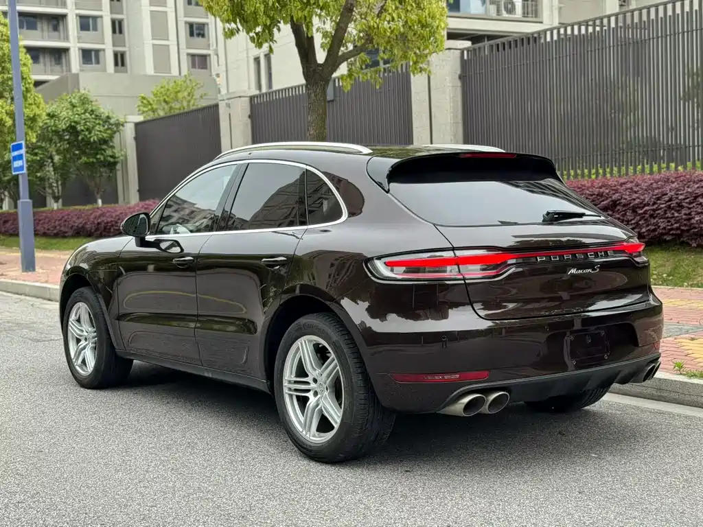 Porsche Macan 2021 — фото 14
