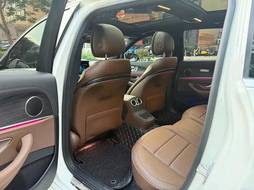 Mercedes-Benz E-Class 2022