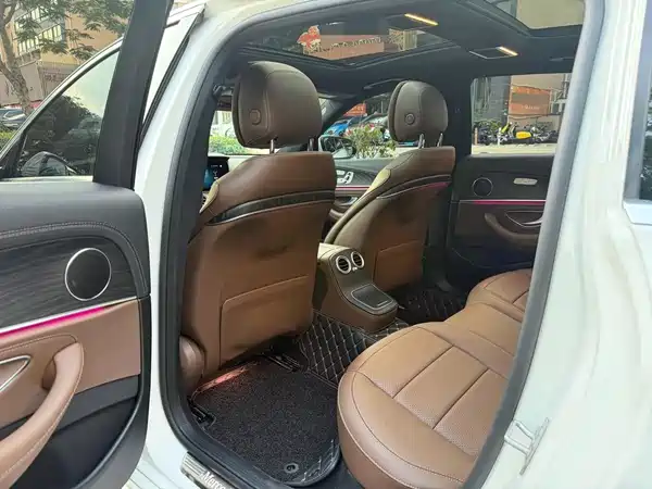 Mercedes-Benz E-Class 2022