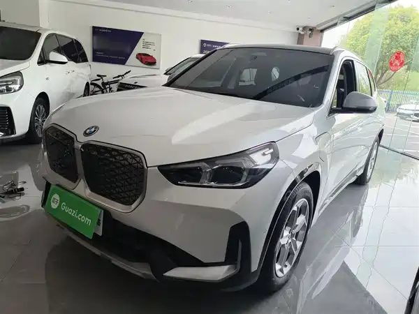 BMW iX1 2023