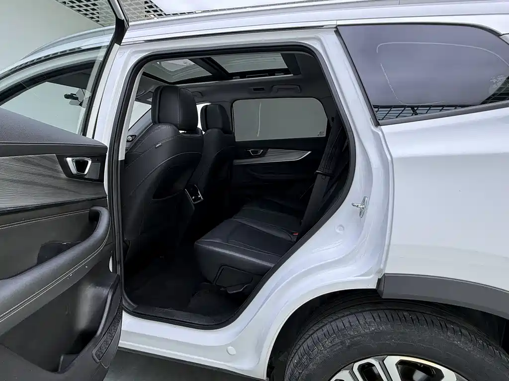 Chery Tiggo 8 2023 — фото 12