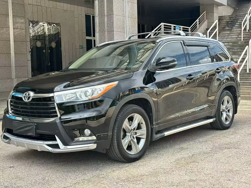 Toyota Highlander 2017 — фото 1