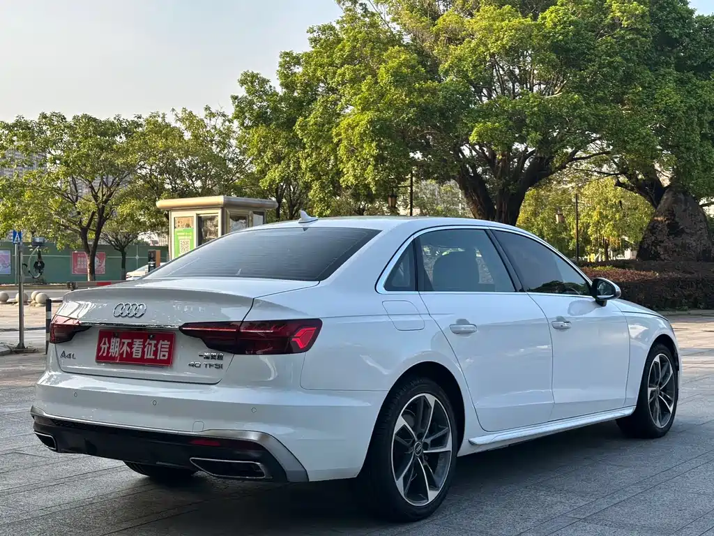 Audi A4L 2022 — фото 15