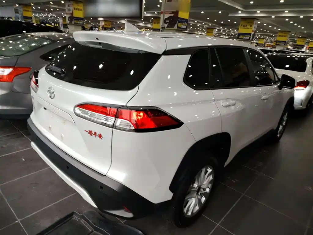 Toyota Corolla Cross 2023 — фото 5
