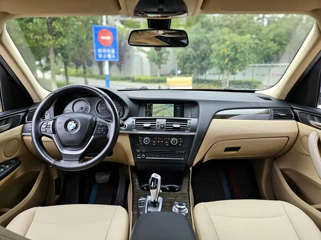 BMW X3 2012 — фото 16