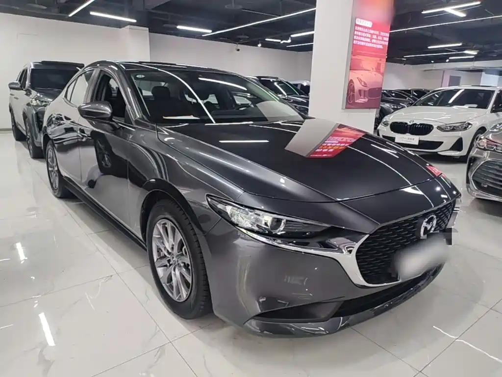 Mazda 3 Axela 2024