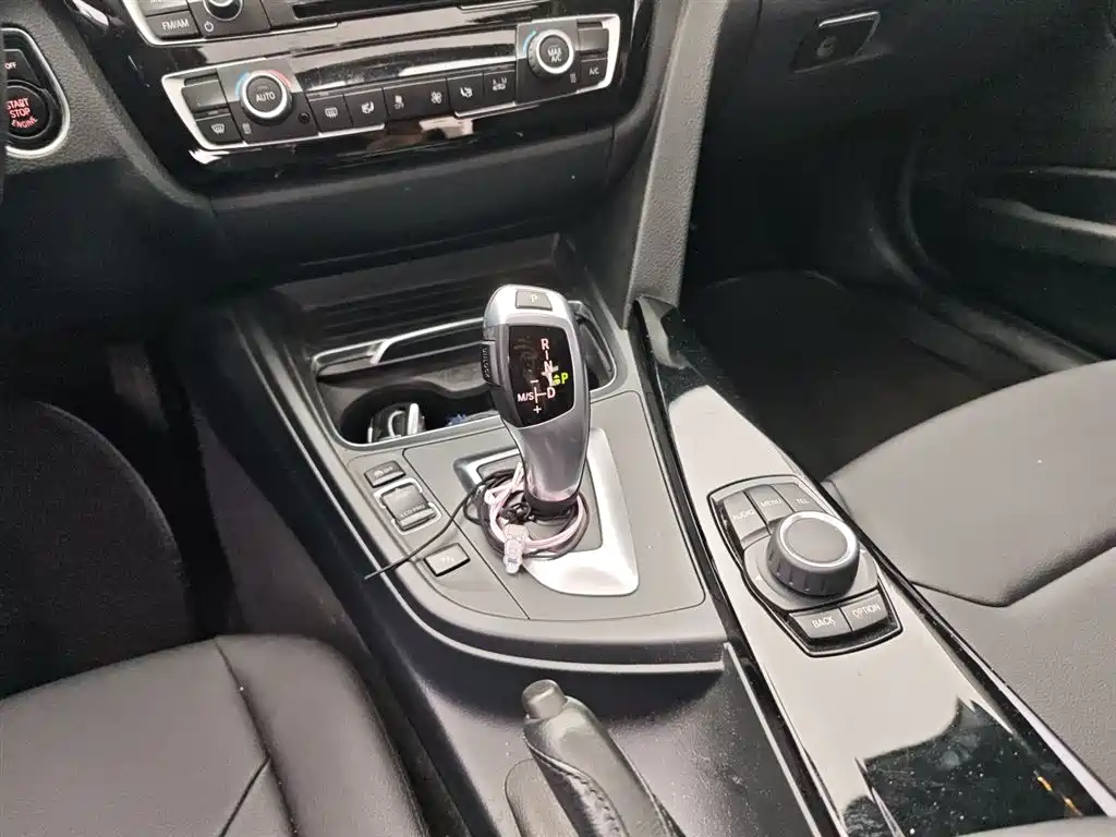 BMW 3 Series 2017 — фото 10