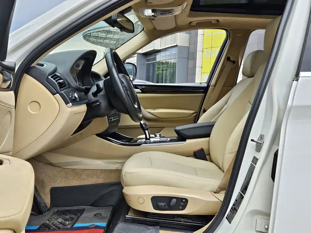 BMW X3 2012 — фото 17
