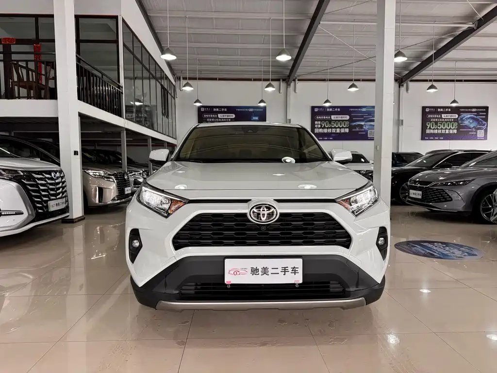 Toyota RAV4 2023 — фото 2