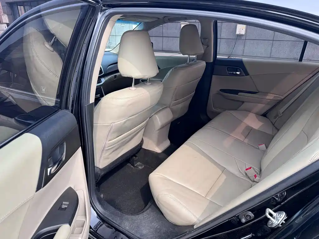 Honda Accord 2015 — фото 11