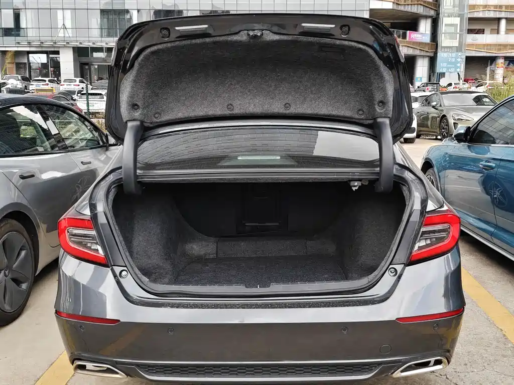 Honda Accord 2022 — фото 15
