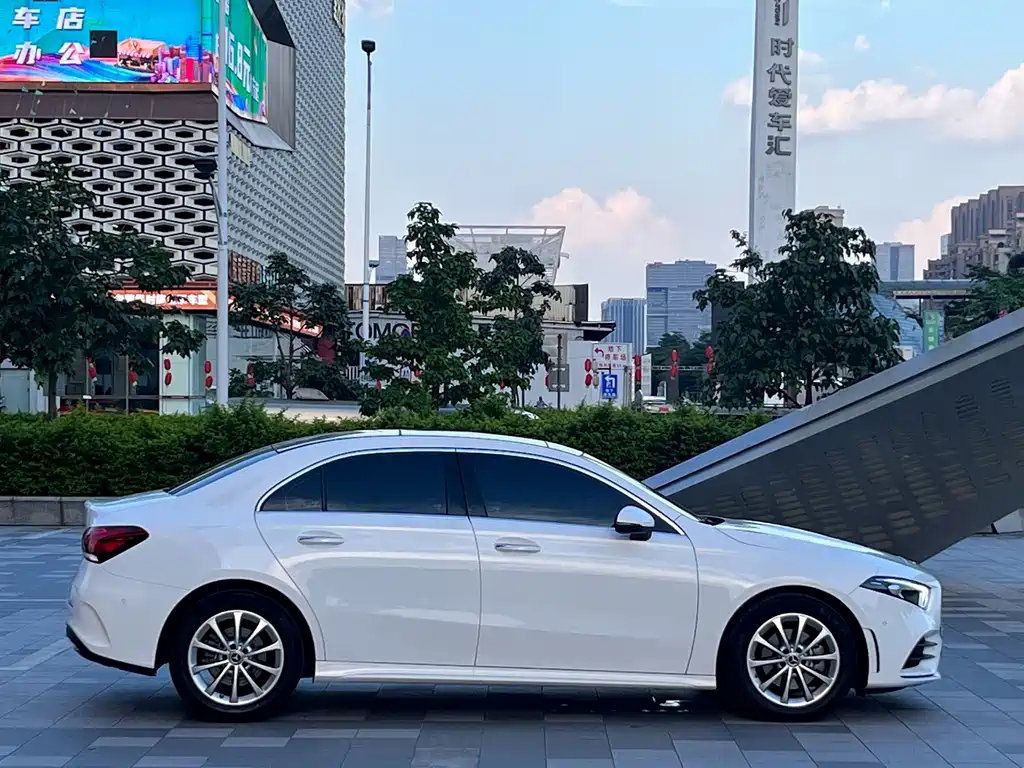 Mercedes-Benz A-Class 2022 — фото 37