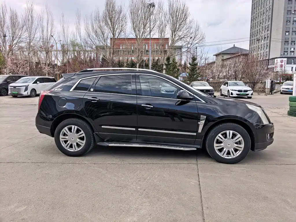 Cadillac SRX 2011 — фото 9