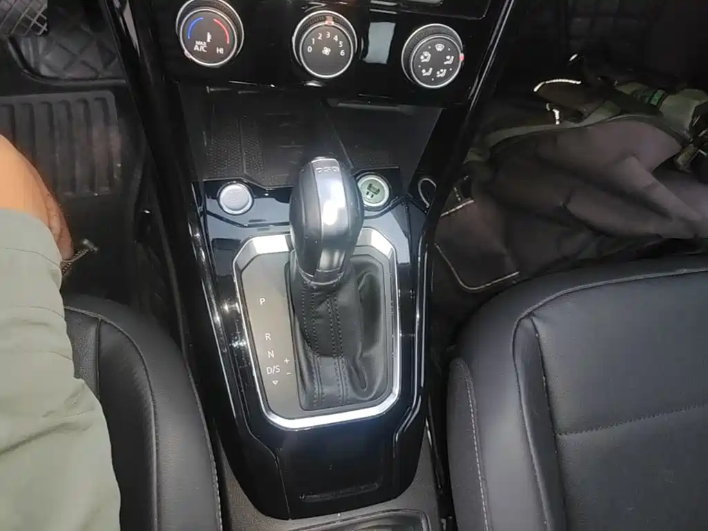 Volkswagen T-Roc 2022 — фото 14
