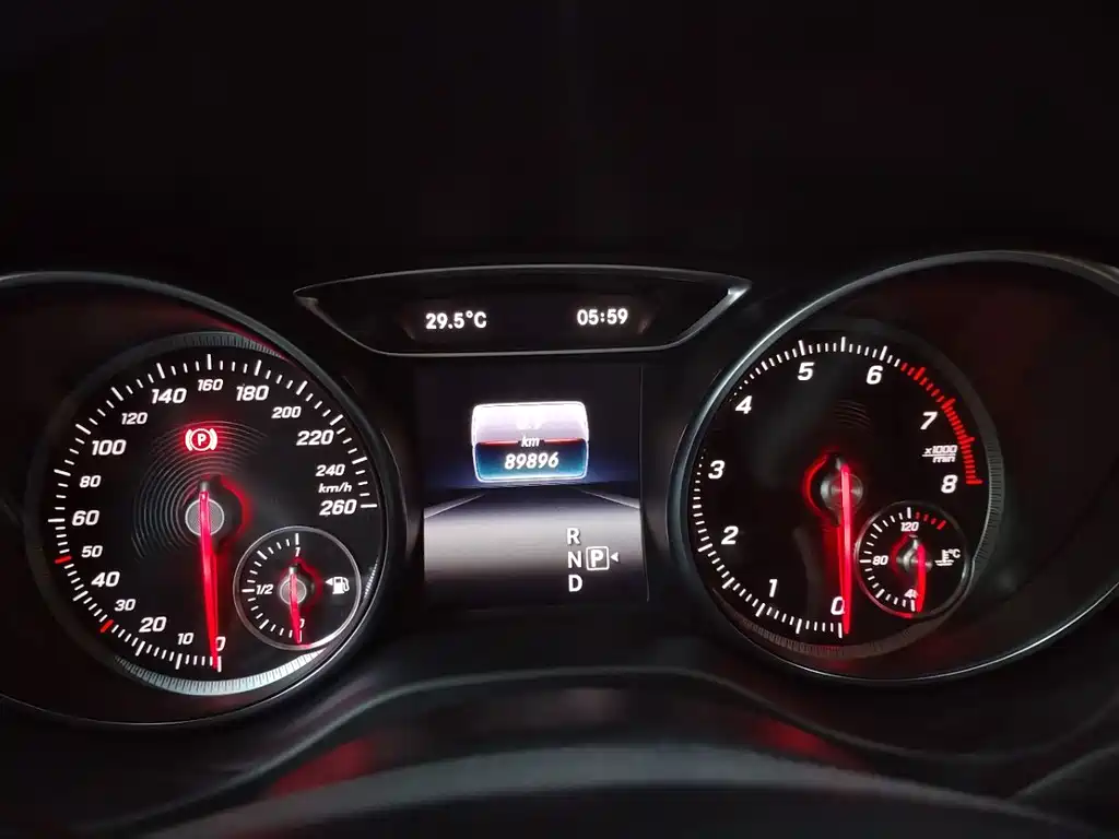 Mercedes-Benz GLA 2019 — фото 12