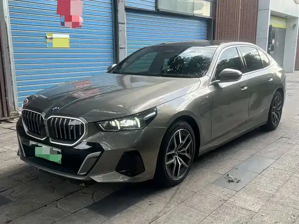 BMW i5 2024