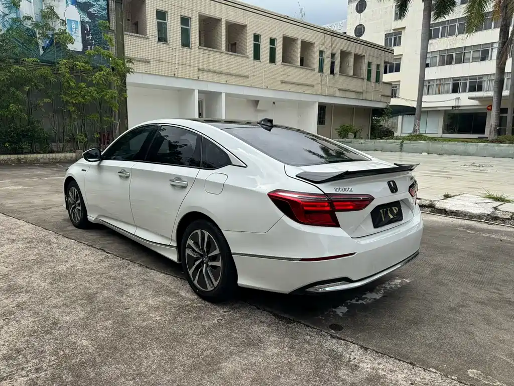Honda Inspire 2021 — фото 9