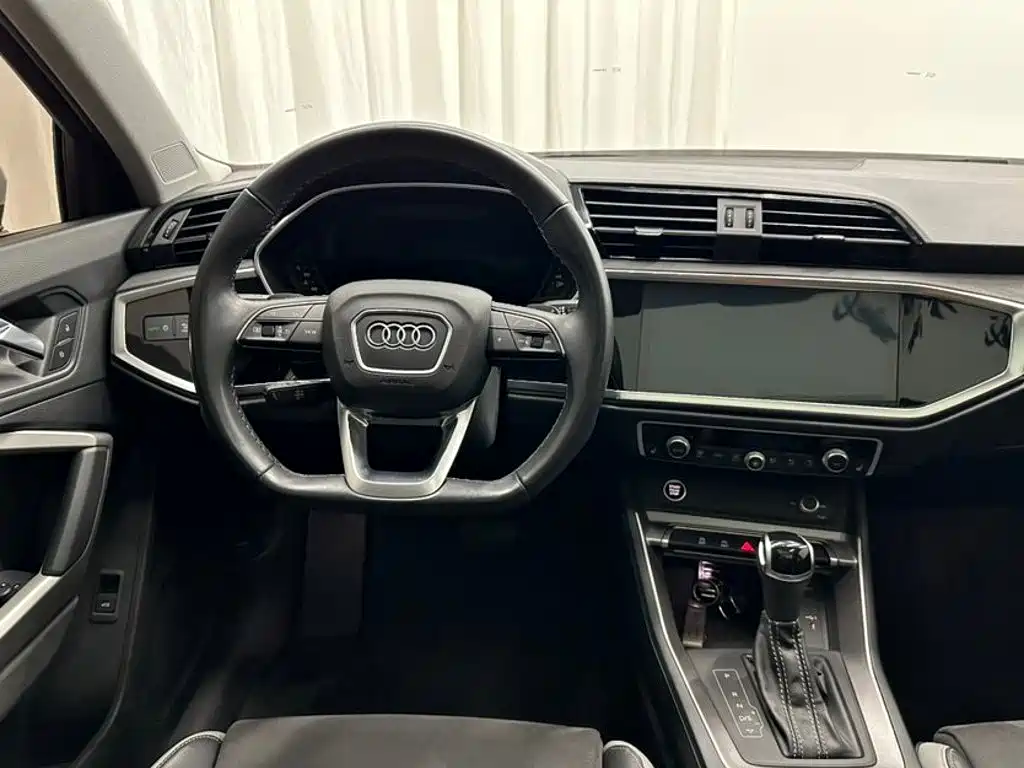 Audi Q3 2022 — фото 10