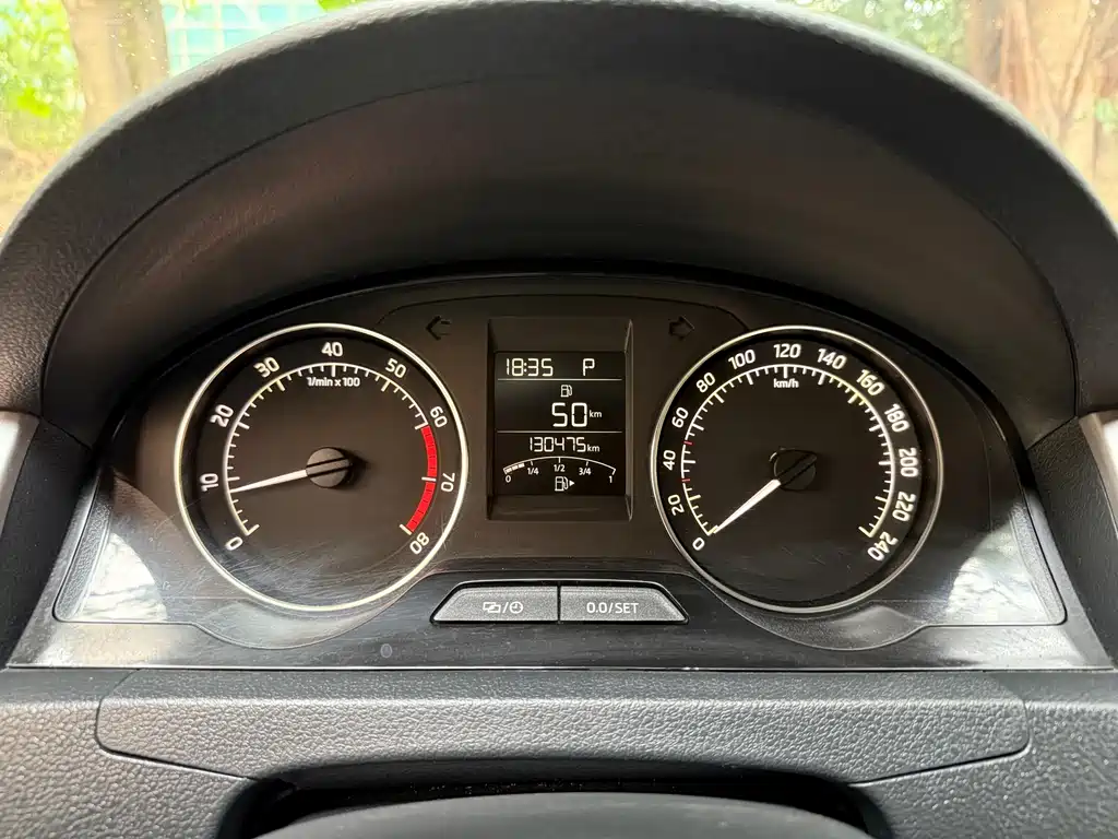 Skoda Rapid 2014 — фото 13