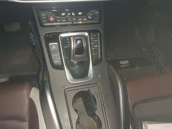 Geely Boyue 2022