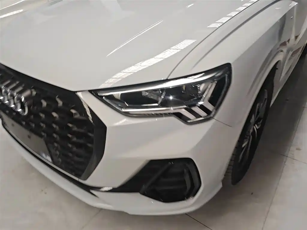 Audi Q3 Sportback 2023 — фото 24