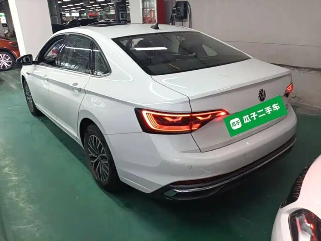 Volkswagen Sagitar 2024