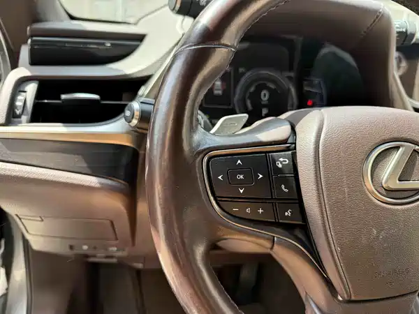 Lexus ES 2018
