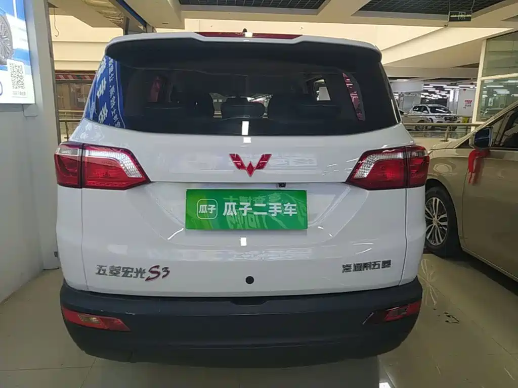 Wuling Hongguang S3 2018 — фото 6