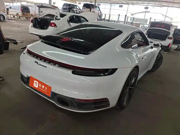 Porsche 911 2024