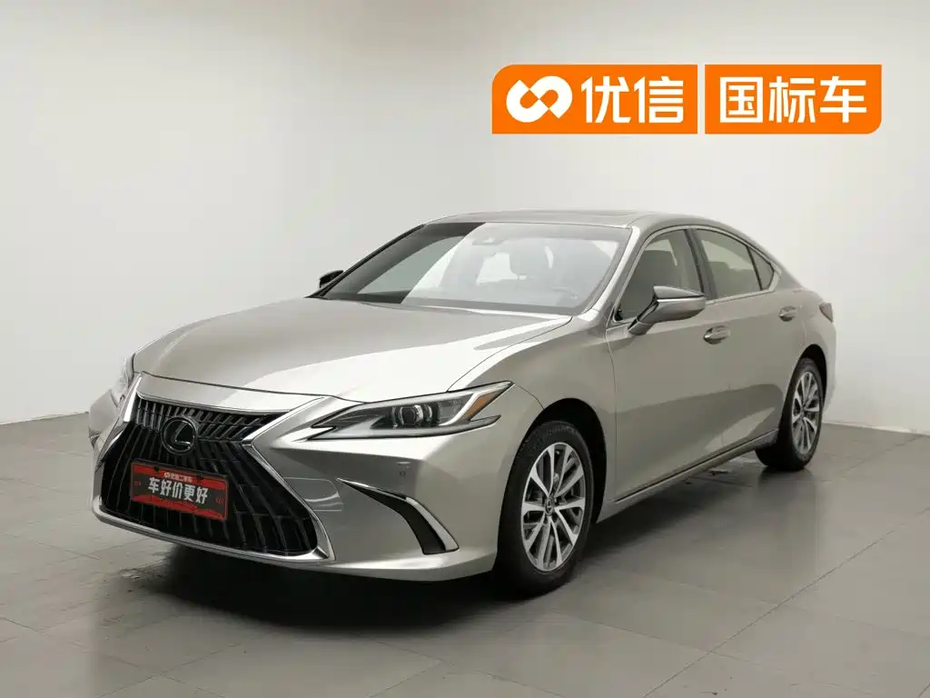 Lexus ES 2023 — фото 1