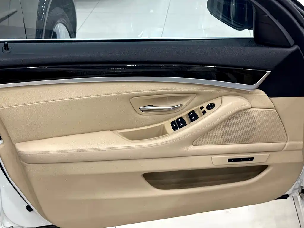 BMW 5 Series 2013 — фото 12