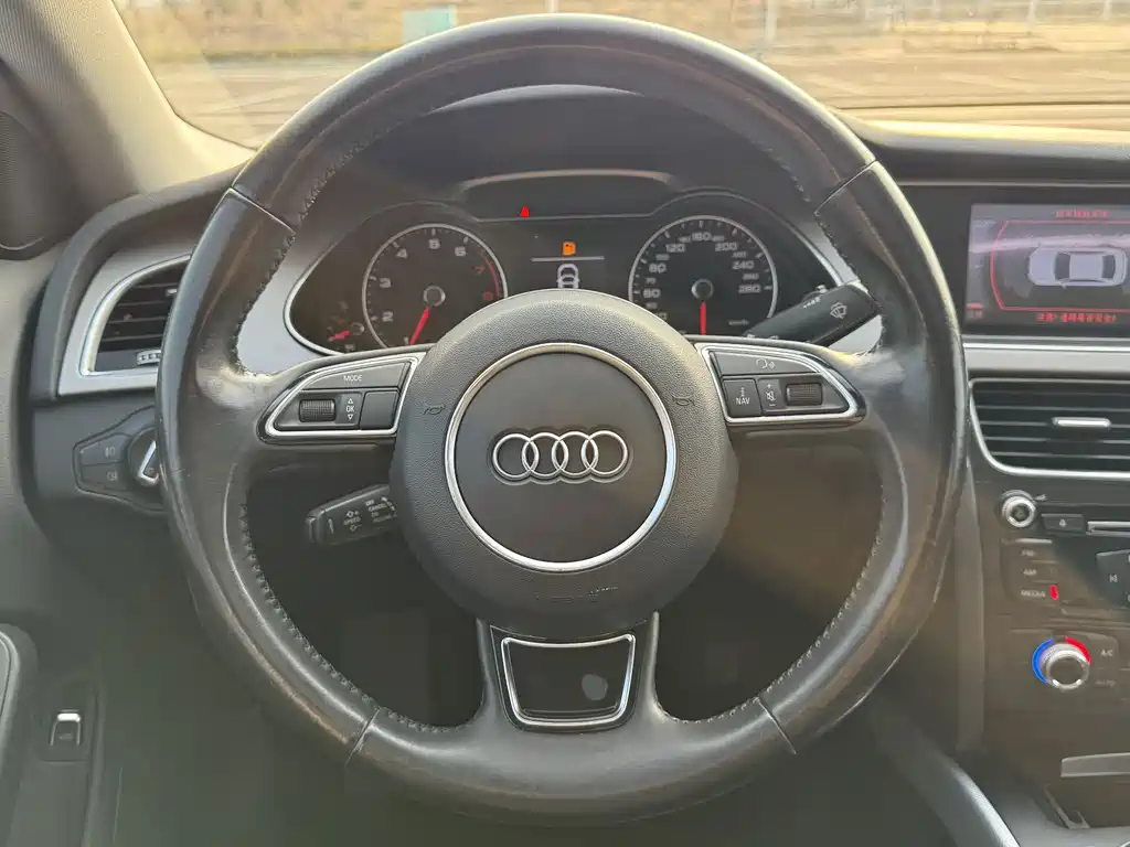 Audi A4L 2015 — фото 9