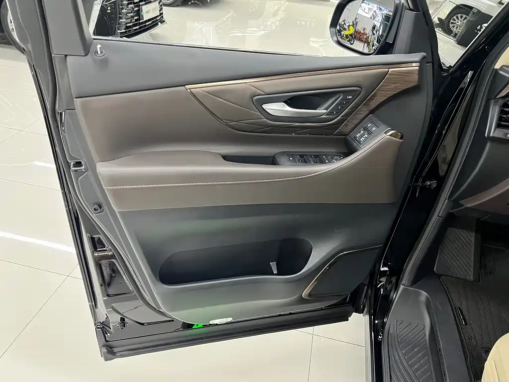 Toyota Vellfire 2024 — фото 20