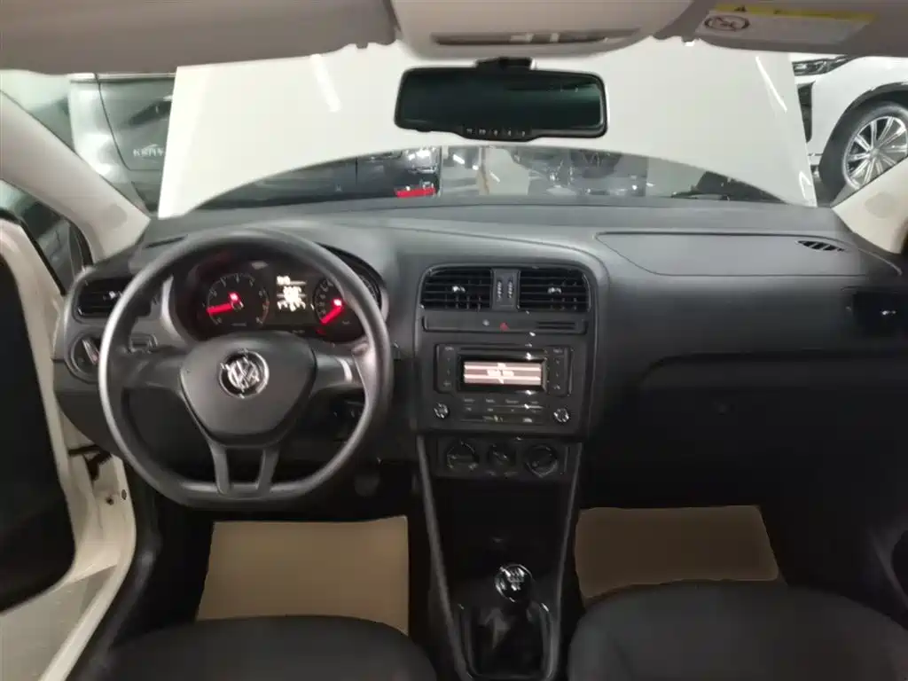 Volkswagen Polo 2015 — фото 10