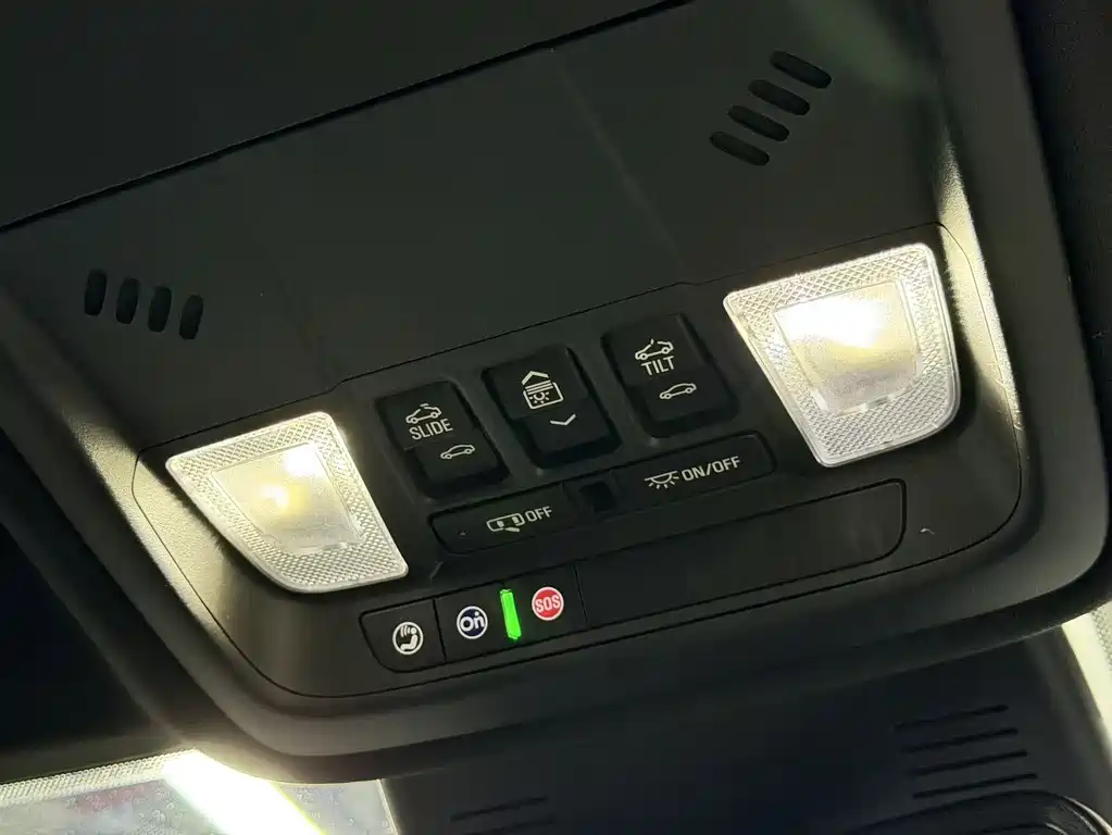 Cadillac XT4 2023 — фото 12