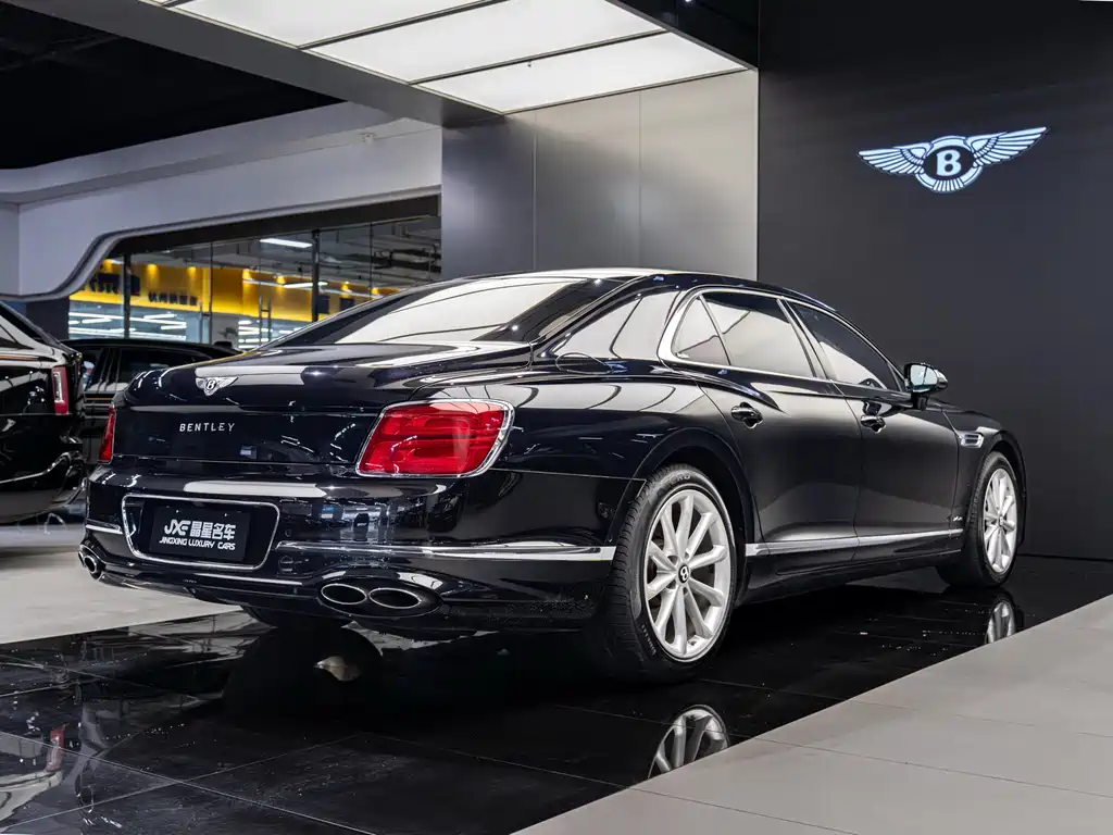 Bentley Flying Spur 2021 — фото 14
