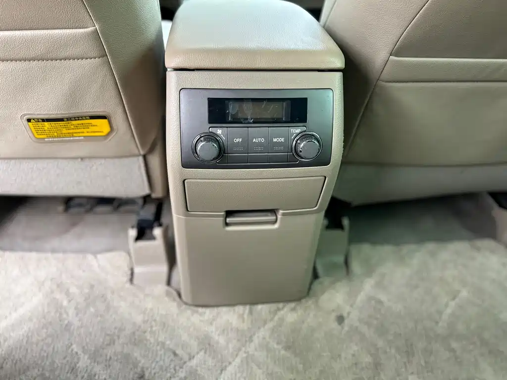 Toyota Highlander 2010 — фото 20