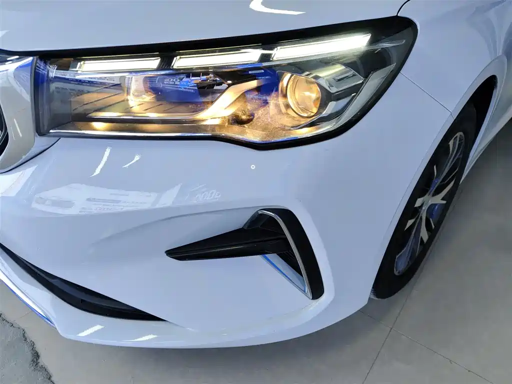 Geely Emgrand 2023 — фото 18