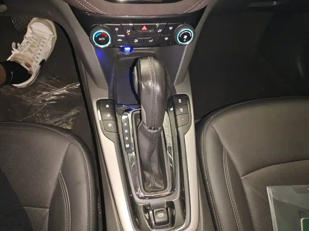 Chevrolet Malibu 2018 — фото 10