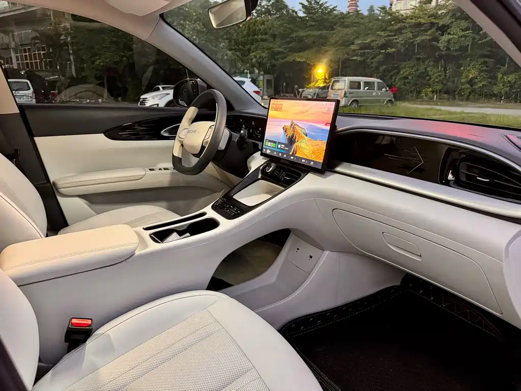 Geely Galaxy Starwish 2025 — фото 16