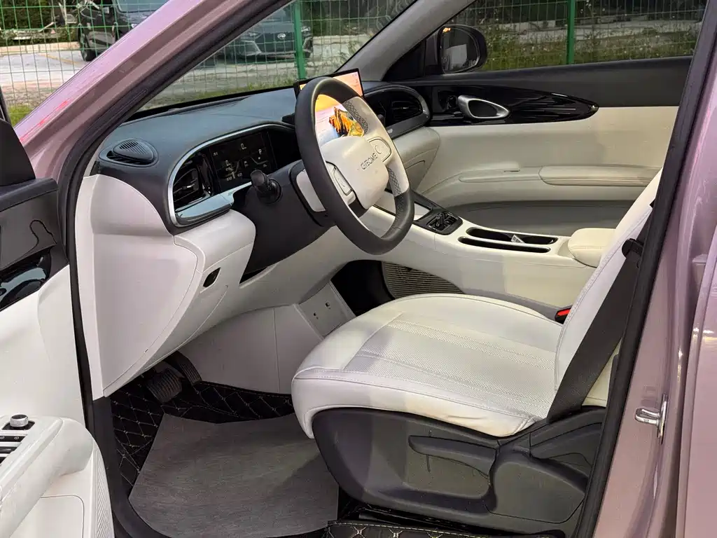 Geely Galaxy Starwish 2025 — фото 5