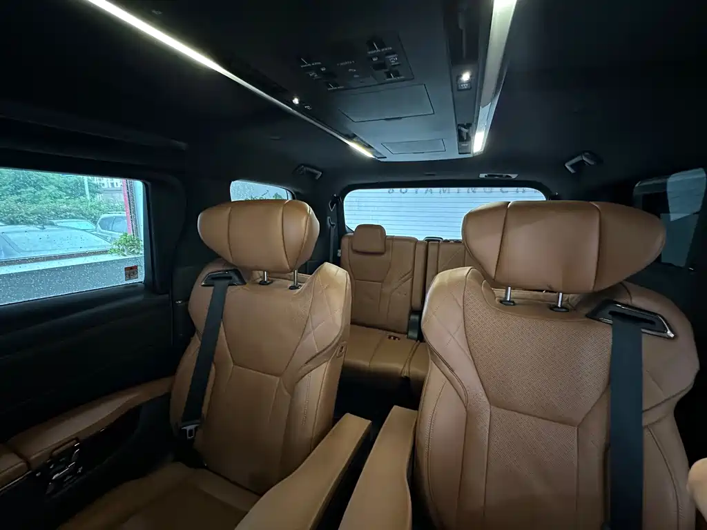 Toyota Alphard 2023 — фото 7