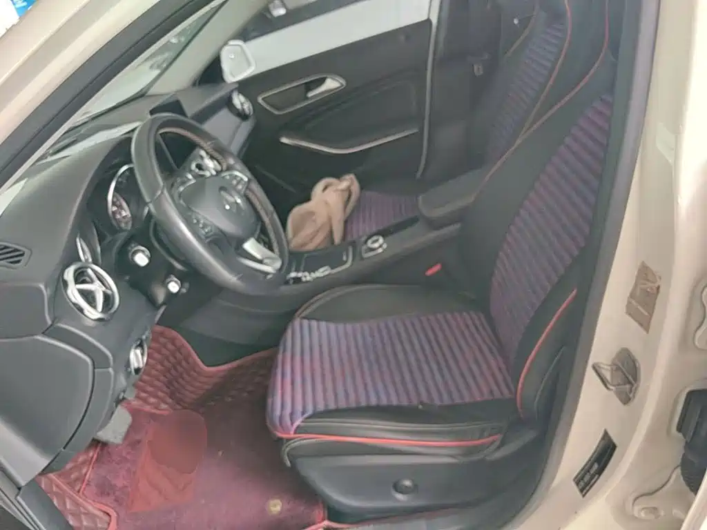 Mercedes-Benz GLA 2018 — фото 15
