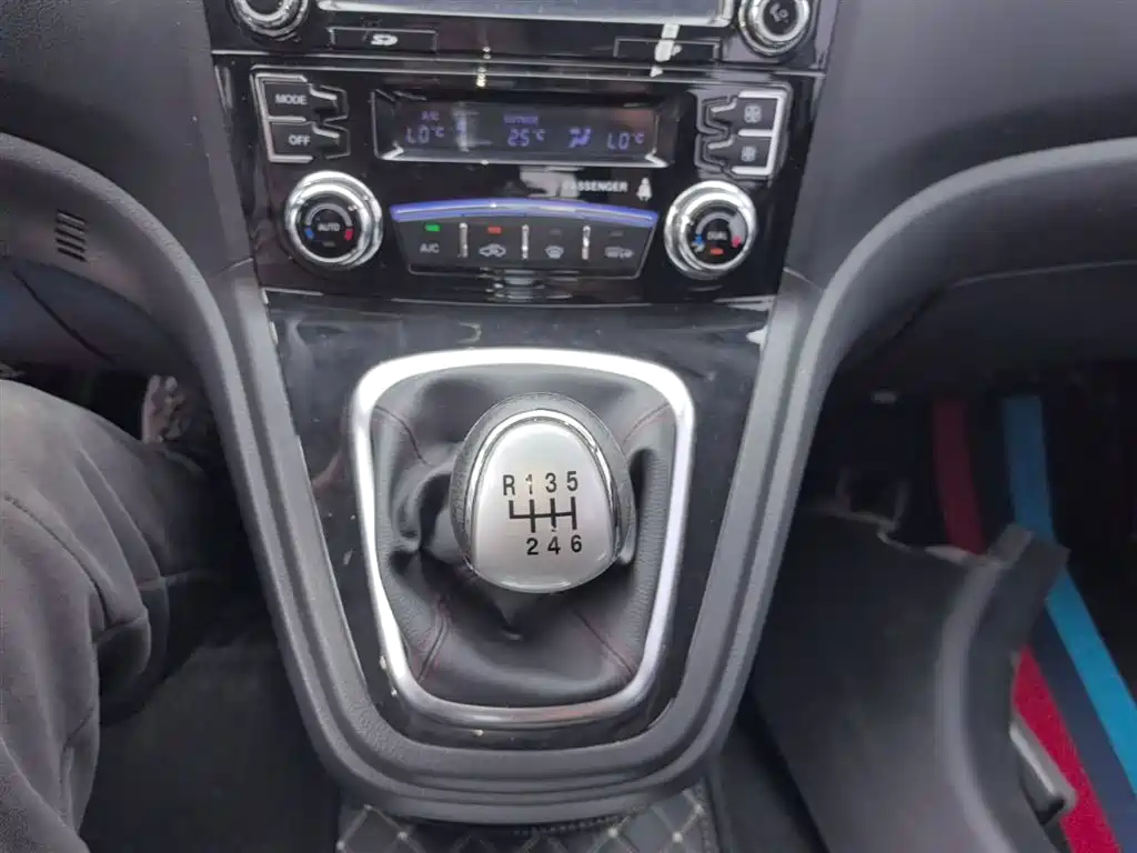 Haval H6 2015 — фото 14