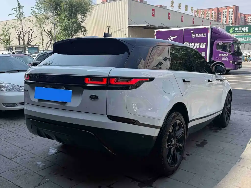 Land Rover Velar 2023 — фото 10