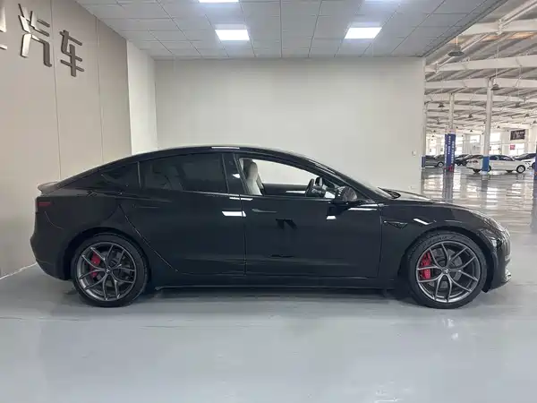 Tesla Model 3 2023