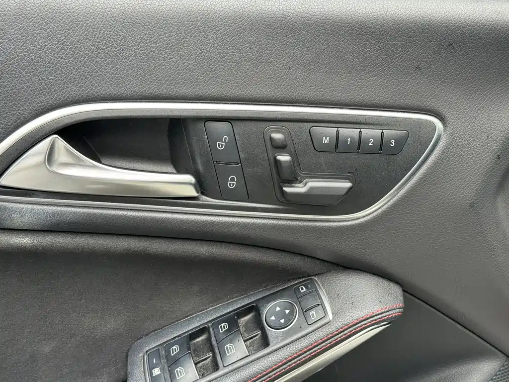 Mercedes-Benz CLA 2016 — фото 20